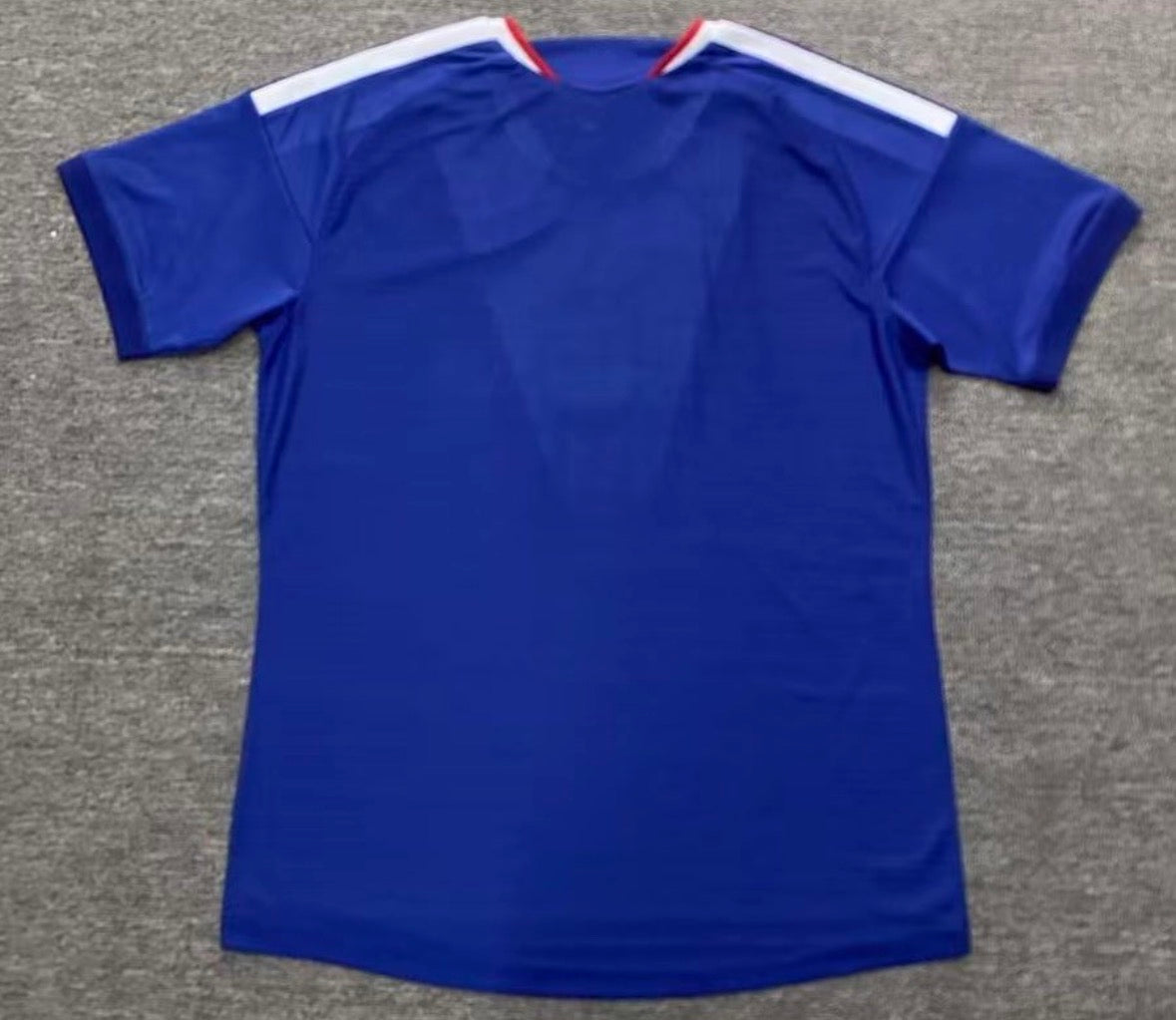 ¿Te atreves a descubrir qué jersey te toca?  🎁 MYSTERY JERSEY BOX – VERSIÓN AFICIONADO